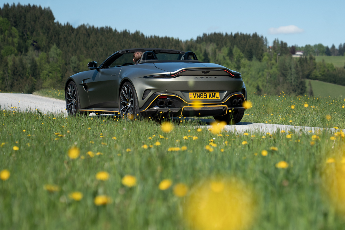 Motor-/Automobilfotografie in München 13 20250429 Playboy AstonMartin Vantage 30