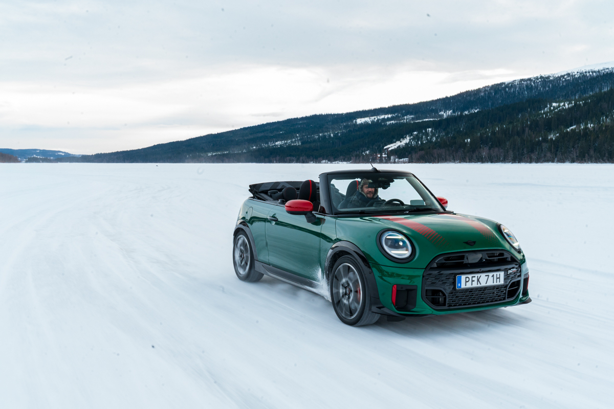Motor-/Automobilfotografie in München 94 20260216 Playboy MINI on ice Schwedern 37